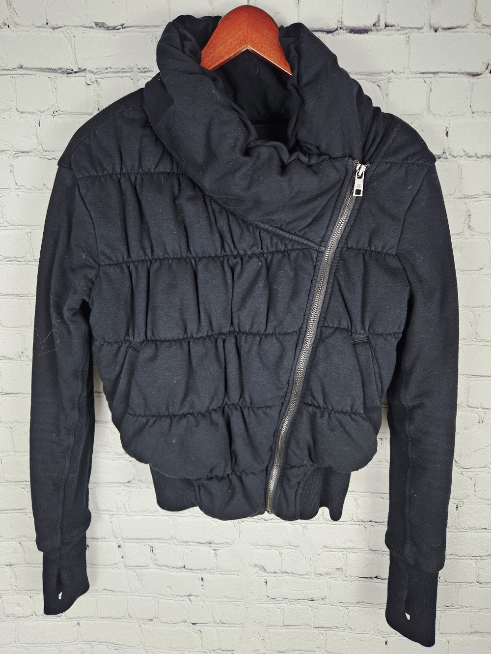 LULULEMON | Rejuvinate quilted puffer asymmetrical zip cropped jacket